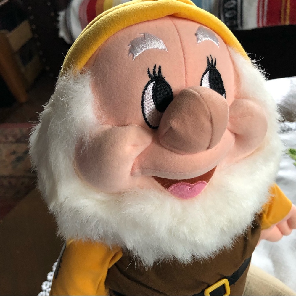 Vintage Disney on Ice Snow White and the Seven Dwarfs "Happy" Stuffed Toy. 13" - Picture 12 of 14